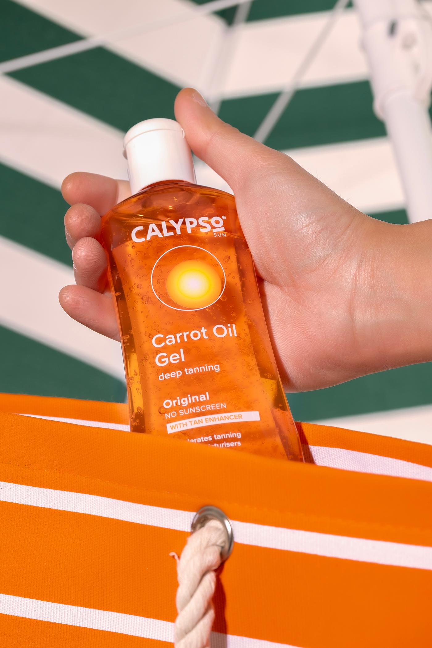 Calypso Carrot Gel lifestyle on hand